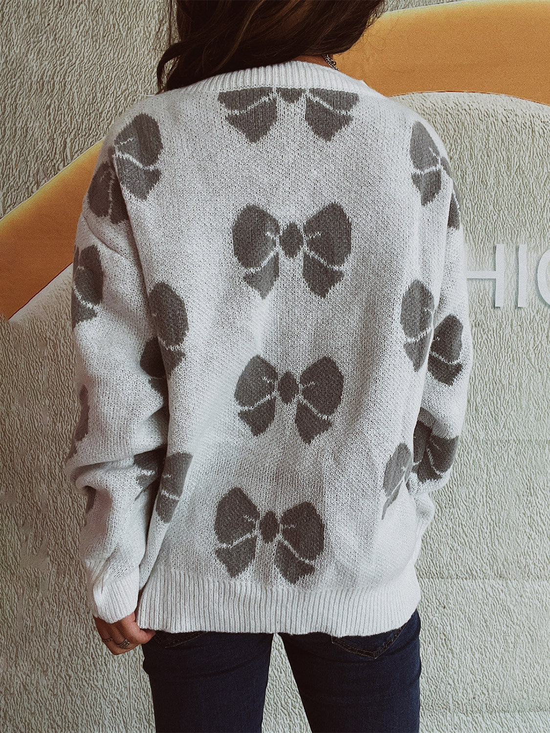 Women’s Bow Round Neck Sweater