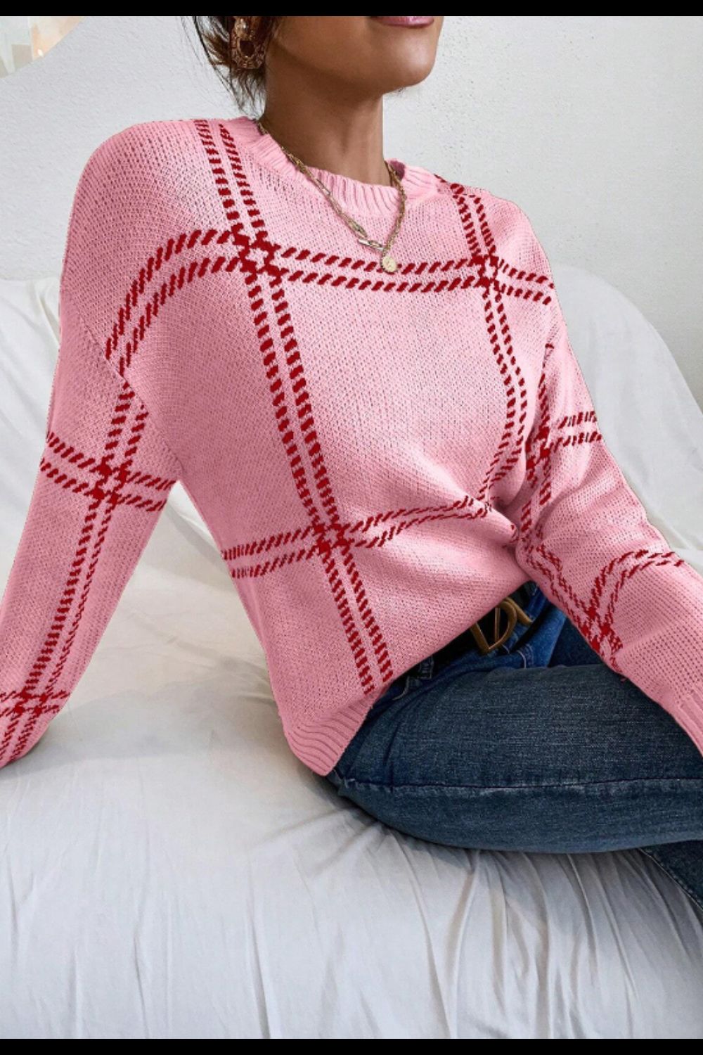 Contrast Round Neck Long Sleeve Sweater.