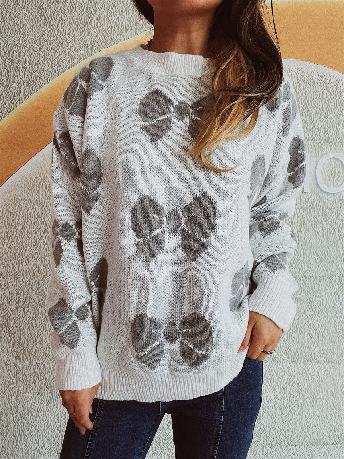 Women’s Bow Round Neck Sweater