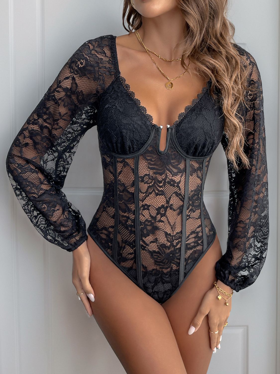 Women’s Lace V-Neck Long Sleeve Bodysuit