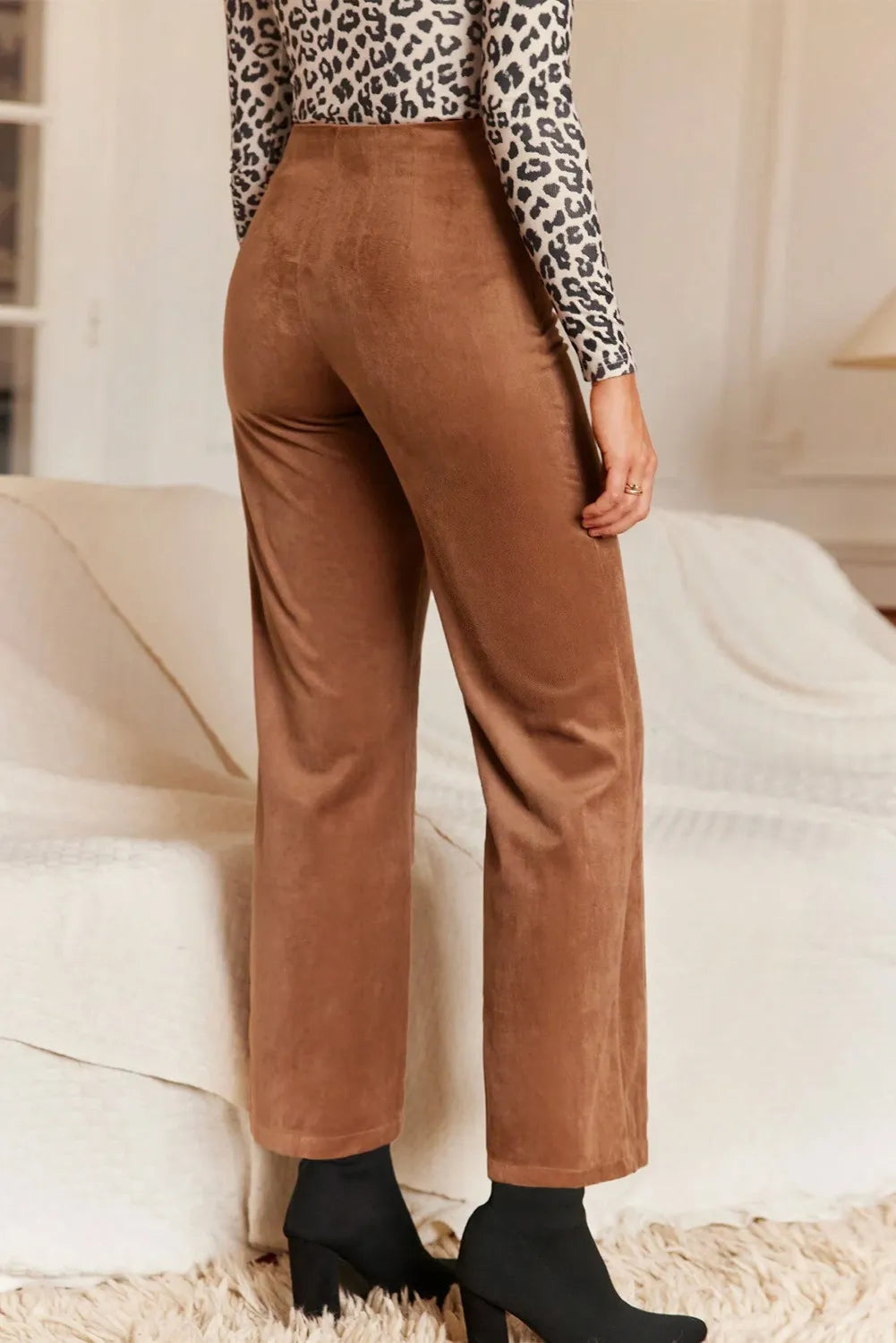 Women’s Decorative Button Straight Leg Pants