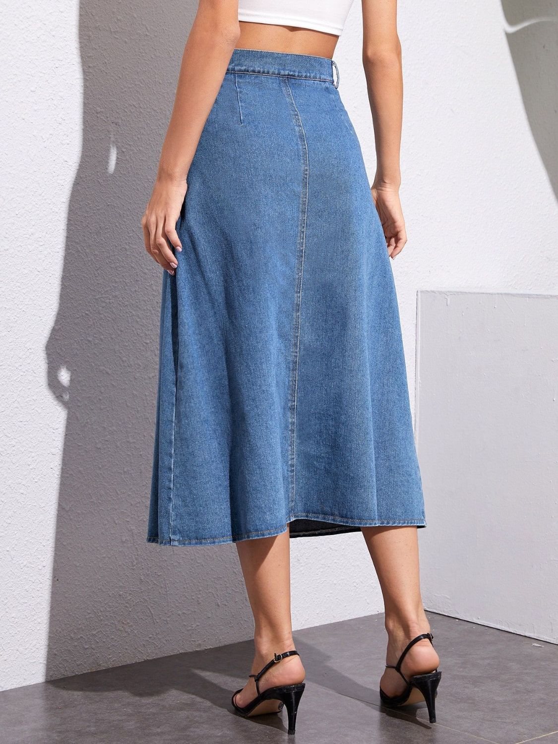 Buttoned Midi Denim Skirt with Pockets