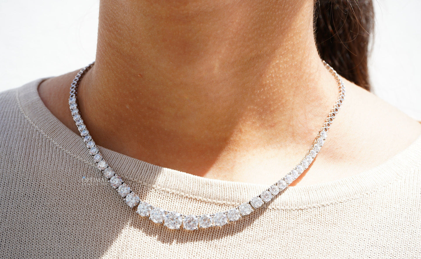 Stunning Cluster Diamond Necklace 15.50 Ctw Round Cut Lab-Grown